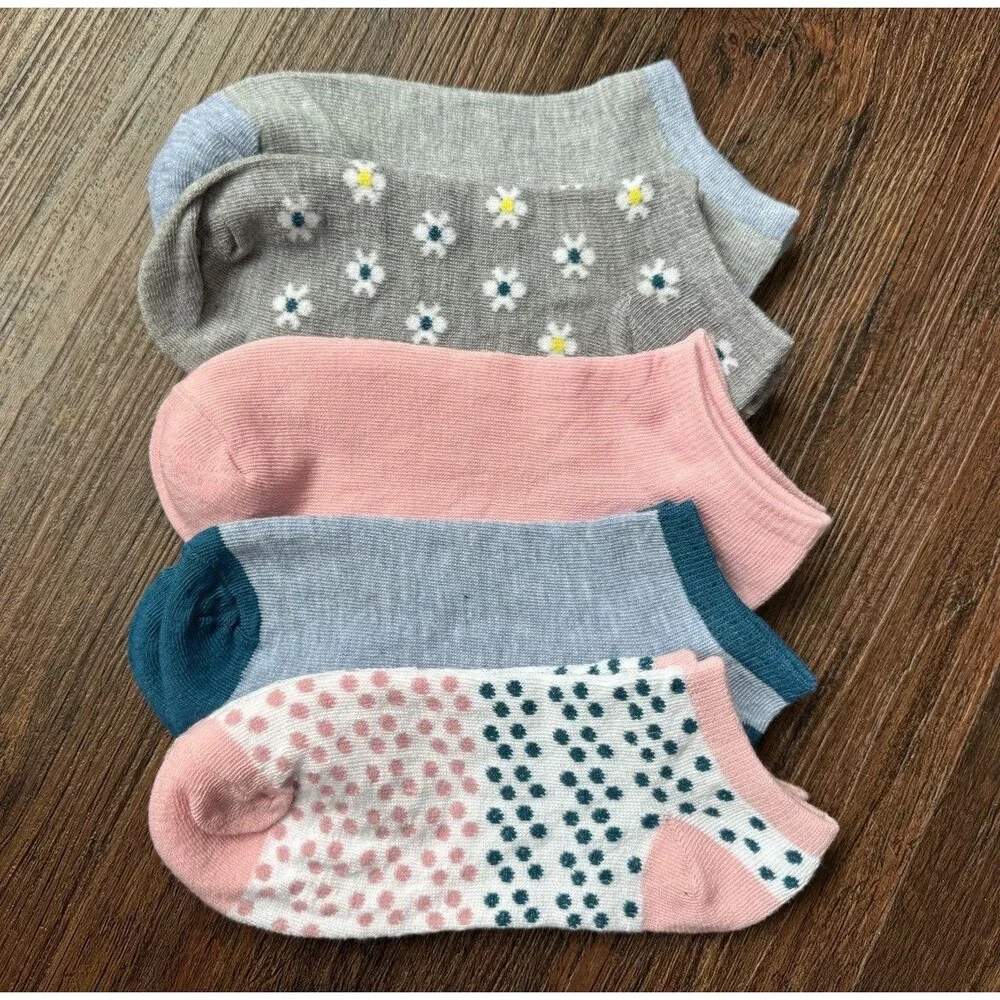 Women's Decorative No Show Socks Five Pairs Shoe Size 4-8 Brand New Low Cut Cute